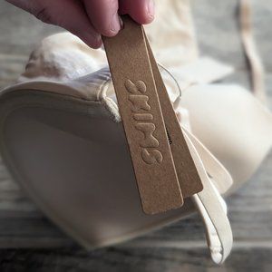 Skims Fits Everybody T Shirt Bra 36C sand NEW